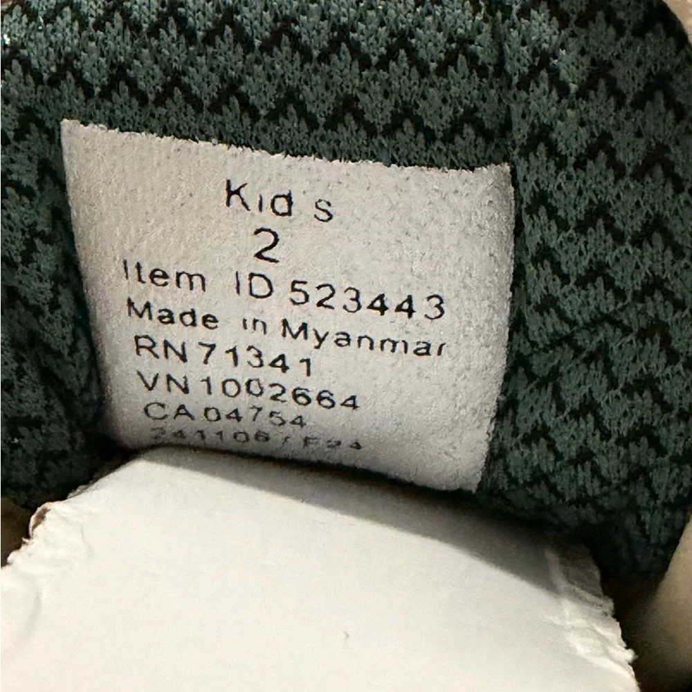 NEW  L.L. Bean Kids Boots in Cream and Brown